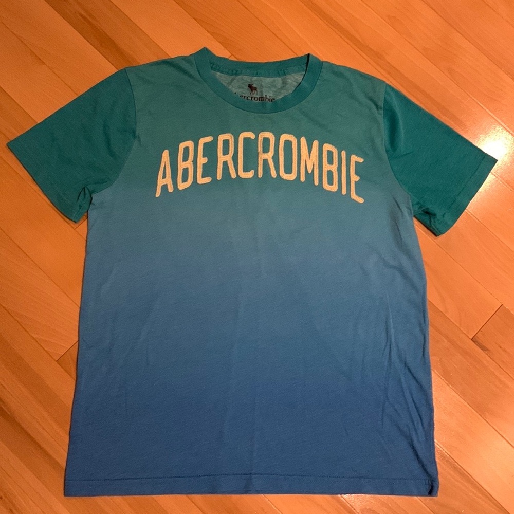 🔥4for$20🔥 Abercrombie Kids Blue/Green Ombré Short Sleeve Tee - size 13/14